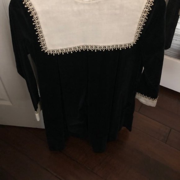 Girl's Vintage Portrait Dress-Velvet and Linen - Picture 3 of 3